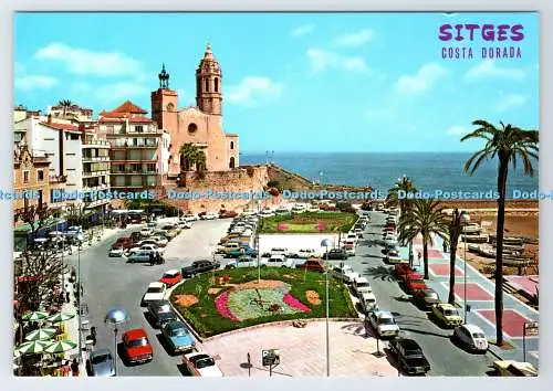 D337673 Sitges. Costa Dorada. Gärten am Fuße der Baluarts und Kirche. Catala