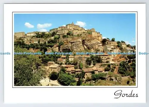 D338010 Gordes. Vaucluse. Pittoresque Village Bati Contre une Colline et Dominan