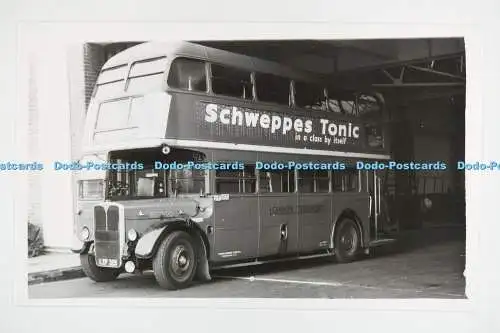C028212 Bus. Nr. 92. RT2600. LYF325. London Transport. Altes Foto