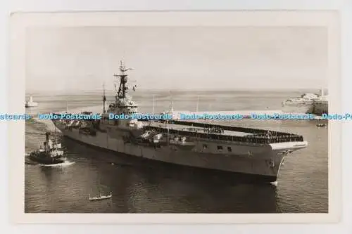 C028519 HMS Theseus. Antonius und Joseph Pavia. St. John Street. Valletta. Malta.