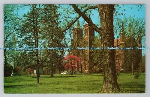 R780631 Ohio. Gelbe Federn. Hauptgebäude. Antioch College. Axel Bahnsen. 1970