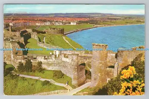 R780634 Scarborough. Burgmauern und North Bay. Fotopräzision. Colourmaster I