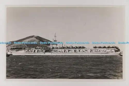 C028665 USS Midway CV41 at Capetown. R. M. Scott. 1955. Altes Foto