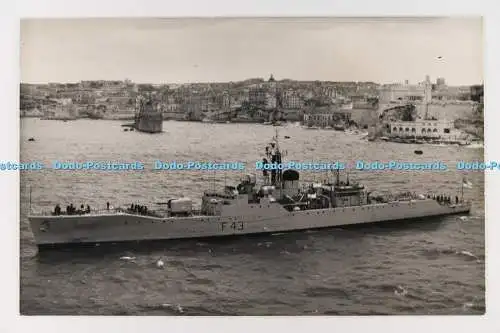 C028781 HMS Torquay F43. Antonius und Joseph Pavia. Valletta. Malta. Altes Foto