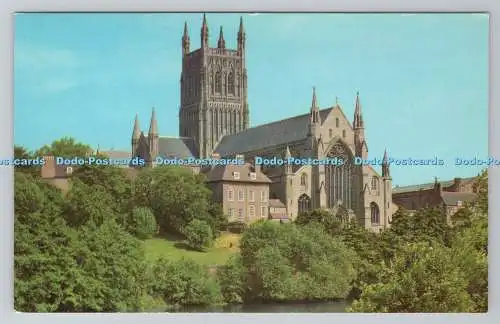 R780779 Worcester. Die Kathedrale. Von der anderen Seite des Flusses Severn. E. T. W. Dennis.
