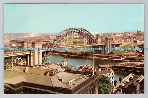 R780811 Newcastle Upon Tyne. Tyne Bridge von der Moot Hall