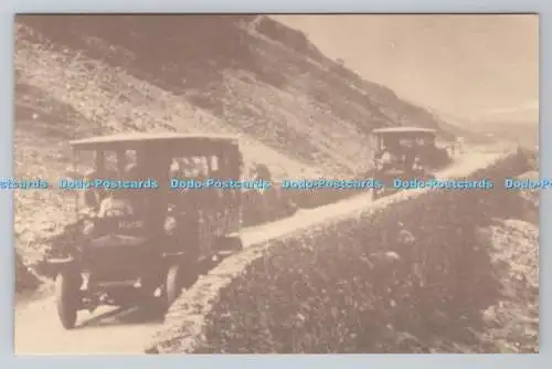 R780837 Zwei Corris Railways Motorbusse auf dem Talyllyn Pass. Powys. Machynll