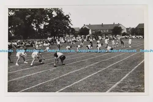 C029173 Walmer Deal Dower. Kinder spielen Spiele. Altes Foto