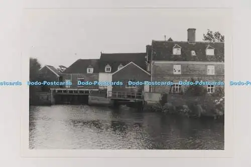 C029177 Blick auf Häuser. Flatford Mill. Suffolk. Kodak Papier