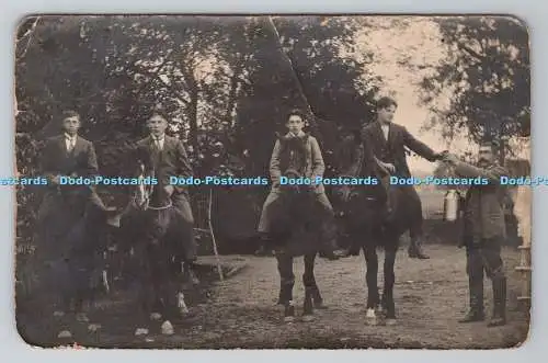 R781479 Männer auf dem Pferd. Leonar