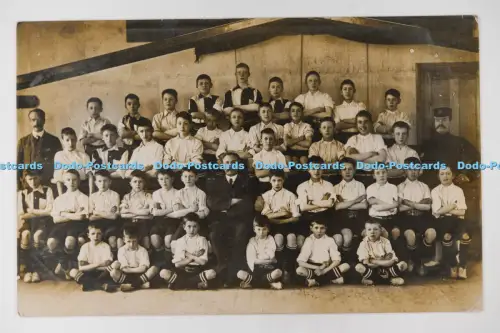 C027081 Kindergruppe Schuljungen RP