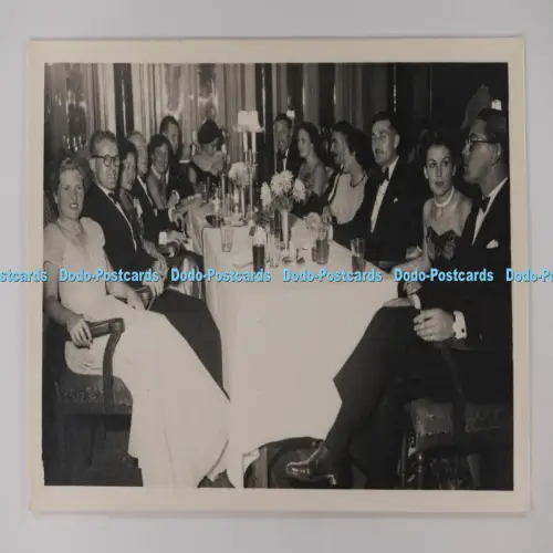 C027441 Hong Kong Ball People Enjoy Evening Francis Wu Studio 2 Gloucester Arcad