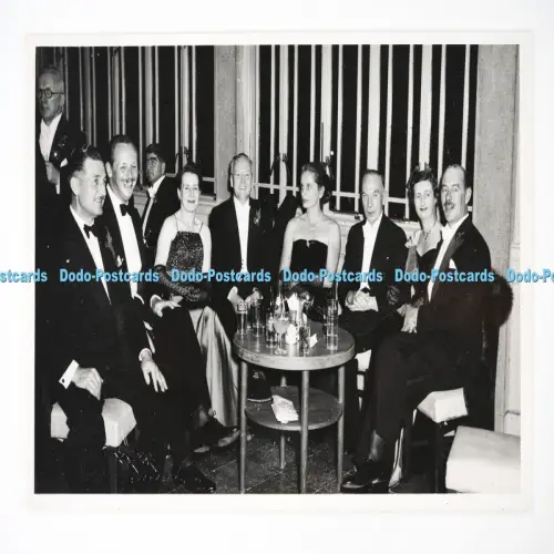 C027446 Hong Kong Ball People Enjoy Evening Mainland Studio 44 Carnarvon Road Ko