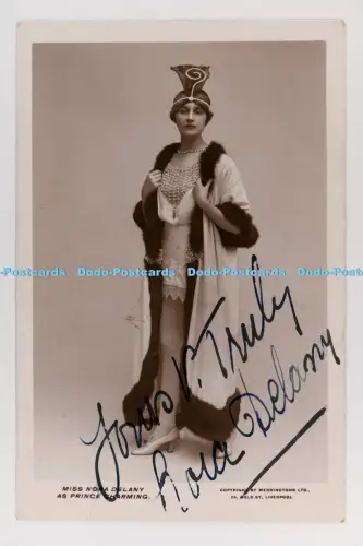 C029516 Miss Nora Delany signiert als Prince Charming Medringtons