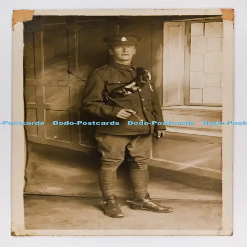 C029850 Mann in Uniform W H Smith Derby Postkarte