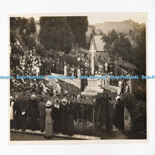 C029967 Notherbury Group of People Monument Postkarte