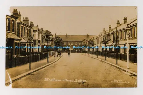 C031960 Sutton Strathearn Road London RP