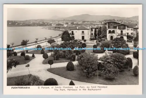 R795766 Fuenterrabia Der Park Hendaya im Hintergrund Manipel Retro