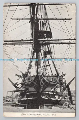 R797567 Bogenansicht zeigt Figurenkopf H M S Victory Gale und Polden Wellington Pr