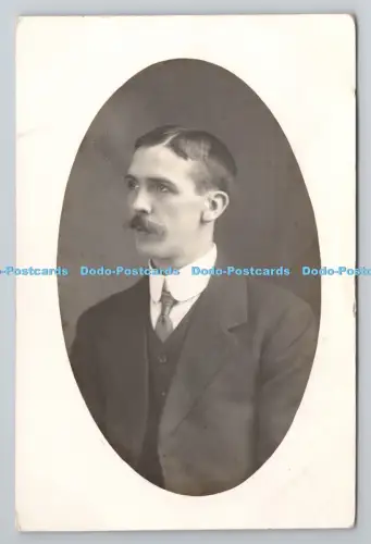 R803628 Man Portrait Reeves Studios Plaistow