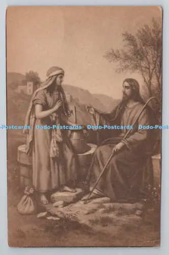 R803635 Mann sitzt an der Wand Frau Postkarte