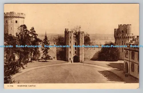 R803994 Warwick Castle Photochrom Tunbridge Wells Kent 1960
