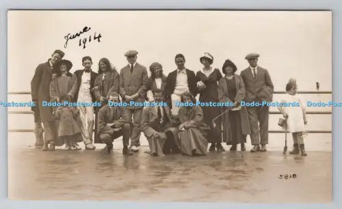 R804485 Gruppe von Menschen M und S Foto Westonville Palm Bay und Broadstairs