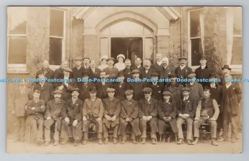 R804488 Männergruppe Postkarte