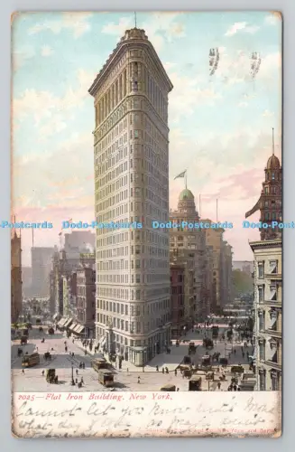 R804492 New York Flat Iron Building Souvenir Post Card New York Berlin PM Totten