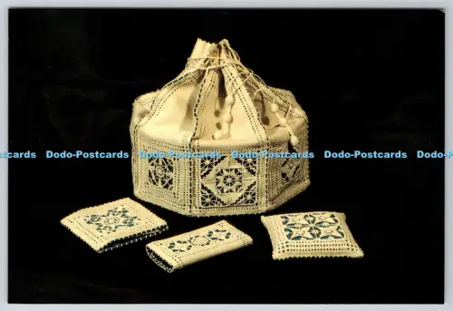 D327232 Ruskin Lace. Arbeitstasche Nadelkissen und Scherenetui. Elizabeth Price