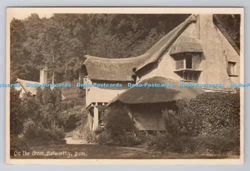 R806501 Selworthy. Som. Auf dem Grün. Postkarte