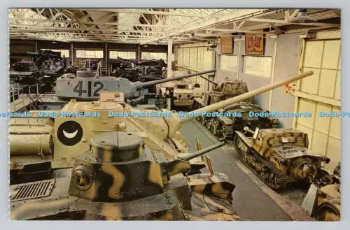 R810297 The Royal Armoured Corps Tank Museum. Japanische russische und italienische Panzer