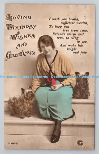 R806586 Liebevolle Geburtstagswünsche und Grüße. Frau mit Hund. Drehfoto. Lon