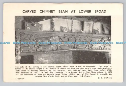 R810431 Geschnitzter Schornsteinbalken an der unteren Auslastung. E. S. Davies
