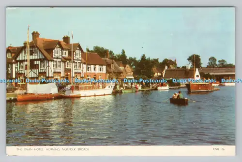 R810445 Horning. Norfolk Broads. The Swan Hotel. Jarrold. Norwich. England. RP