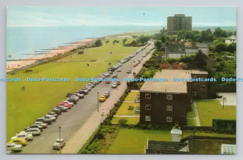 R806686 Frinton on Sea. The Greensward und Beach. Fotopräzision. St. Ives. Hunne