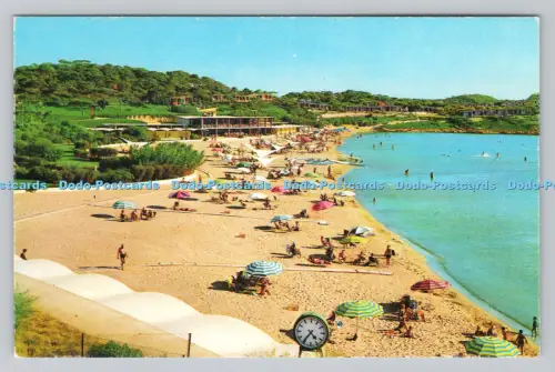 R810488 Vouliagmeni. Der modische ASTIR Strand und die Bungalows an der Apollo Coa