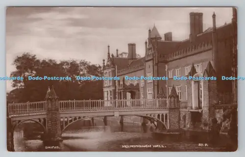 R805127 Helmingham Hall. Schmiede. Suitall Serie