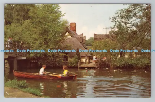 R805162 Flatford Mill. The River Stour