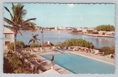 R810581 Der Pool im Inverurie Hotel in Paget bietet ruhige Abgeschiedenheit innerhalb