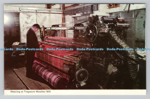 R810623 Weben in der Wollmühle Tregwynt. Robert O. Evans. St. Davids