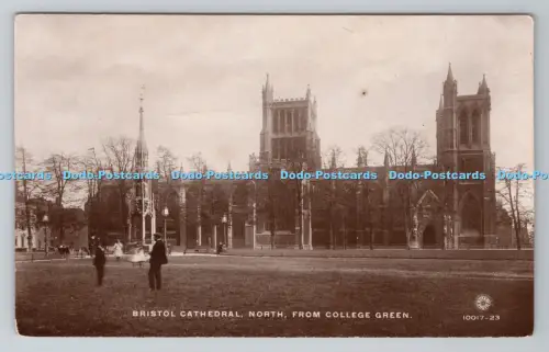 R805268 Kathedrale von Bristol. Nördlich von College Green. Burgess. Bienenserie