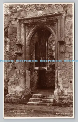 R806859 Portchester Castle. Die Veranda der Halle. H. M. Office of Works