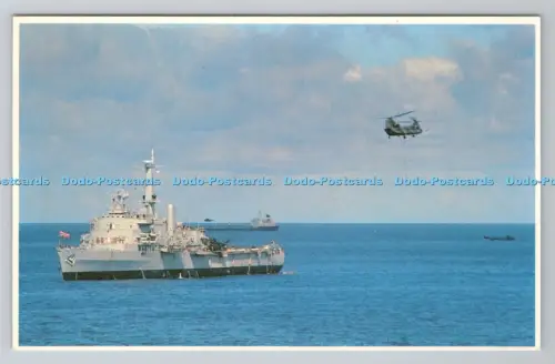 R805346 Raf Twin Rotar Chinook Hubschrauber überfliegt Schiffe der Streitmacht. Prescott