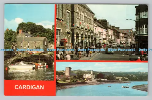 R810729 Strickjacke. High Street. Fotopräzision. St. Ives. Huntingdon. Farbmast