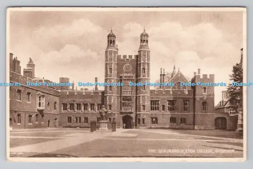 R808676 Windsor. Eton College. Das Viereck