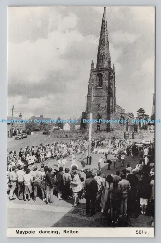 R810841 Belton. Maibaum tanzt. Im Dorf Belton von Schülern aus Belton