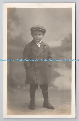 R805477 Junge. Postkarte