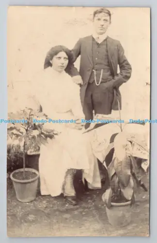 R805479 Mann und Frau. Pflanzen. Karte