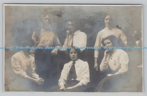 R808798 Gruppe Frauen. Geo. J. France. South Beach. Blackpool